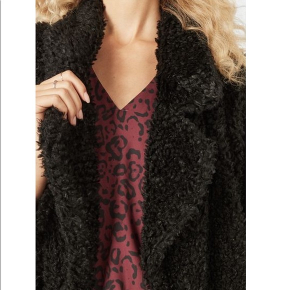 Drape Front Sherpa Coat. Size Small. - Picture 4 of 6